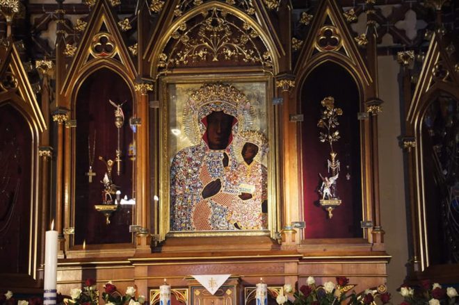 Obraz Matki Bożej Zwycięskiej Królowej Polski w Bazylice św. Jana Chrzciciela w Szczecinie